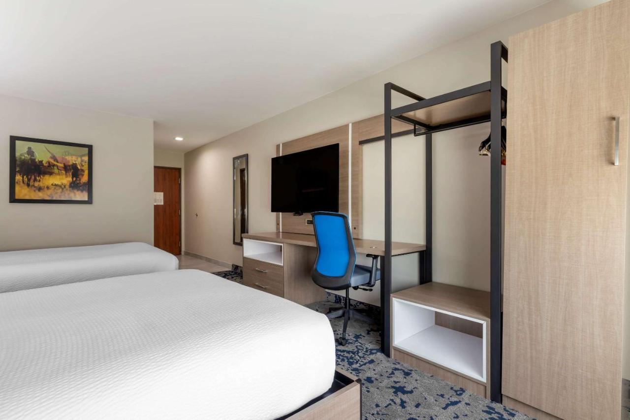 Comfort Inn&Suites Muskogee Buitenkant foto